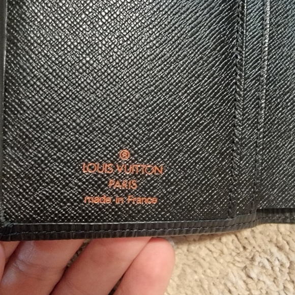 Authentic Louis Vuitton Epi Leather Wallet - Picture 6 of 11